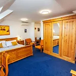 Pariz Hotel