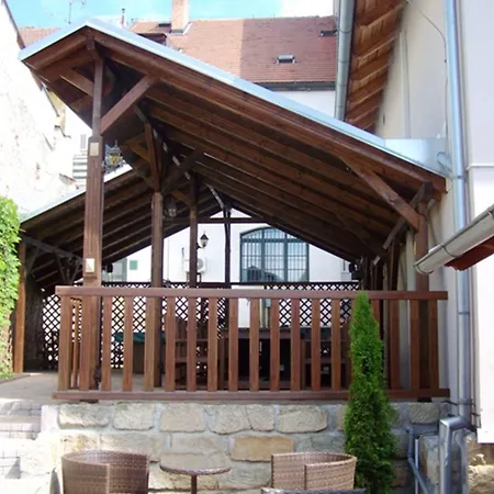 Paříž 3*